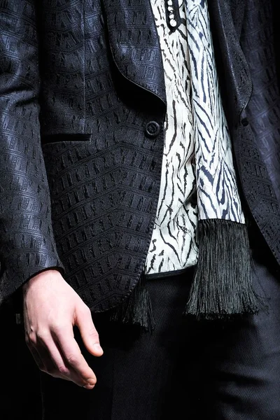 Look 76